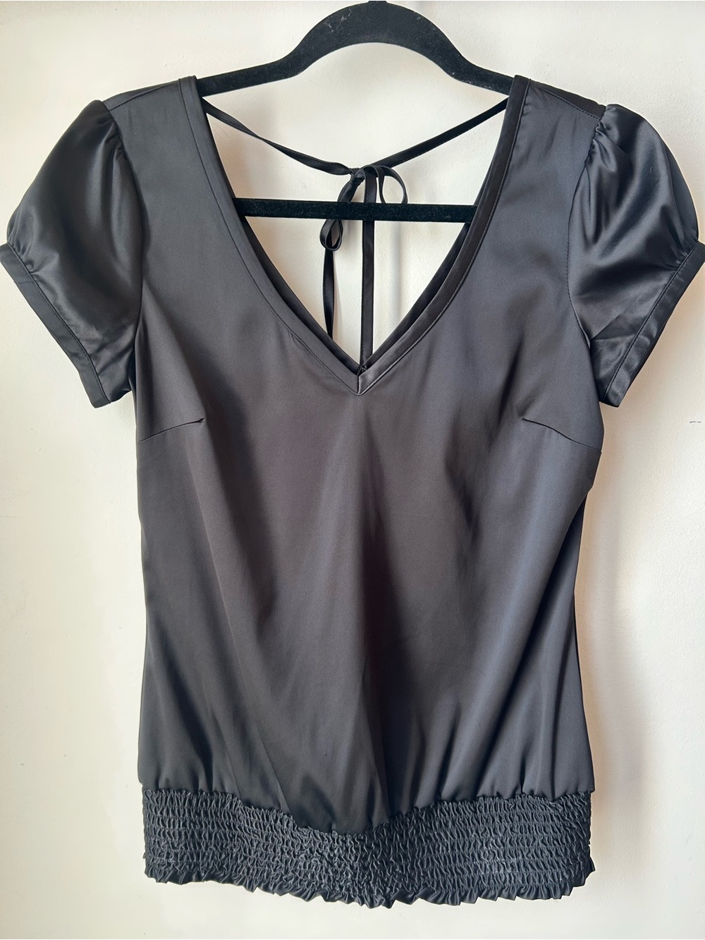 GUESS Black Satin Puff Sleeve V-Neck Smocked Hem Top Y2K Size S